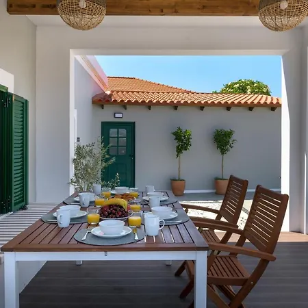Villa Kite Blue